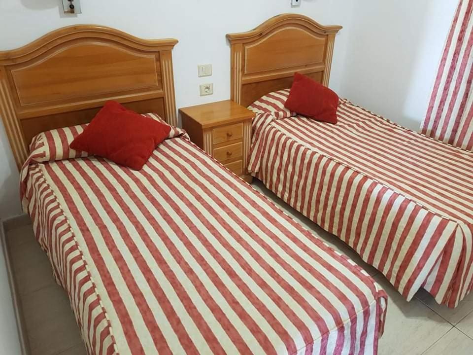 Heated Pools-200M Beach- Wifi Puerto del Carmen  Kültér fotó